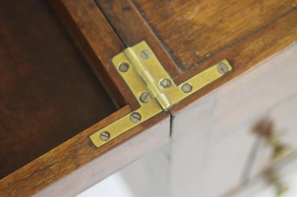 A GEORGIAN MAHOGANY WASHSTAND Image