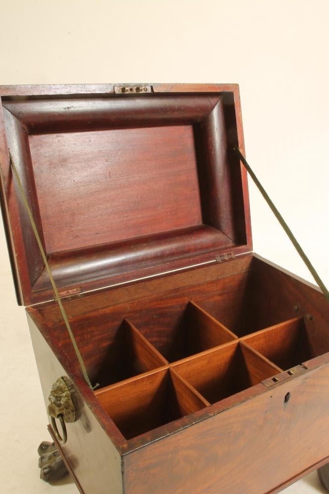 A GEORGIAN MAHOGANY CELLARETTE Image
