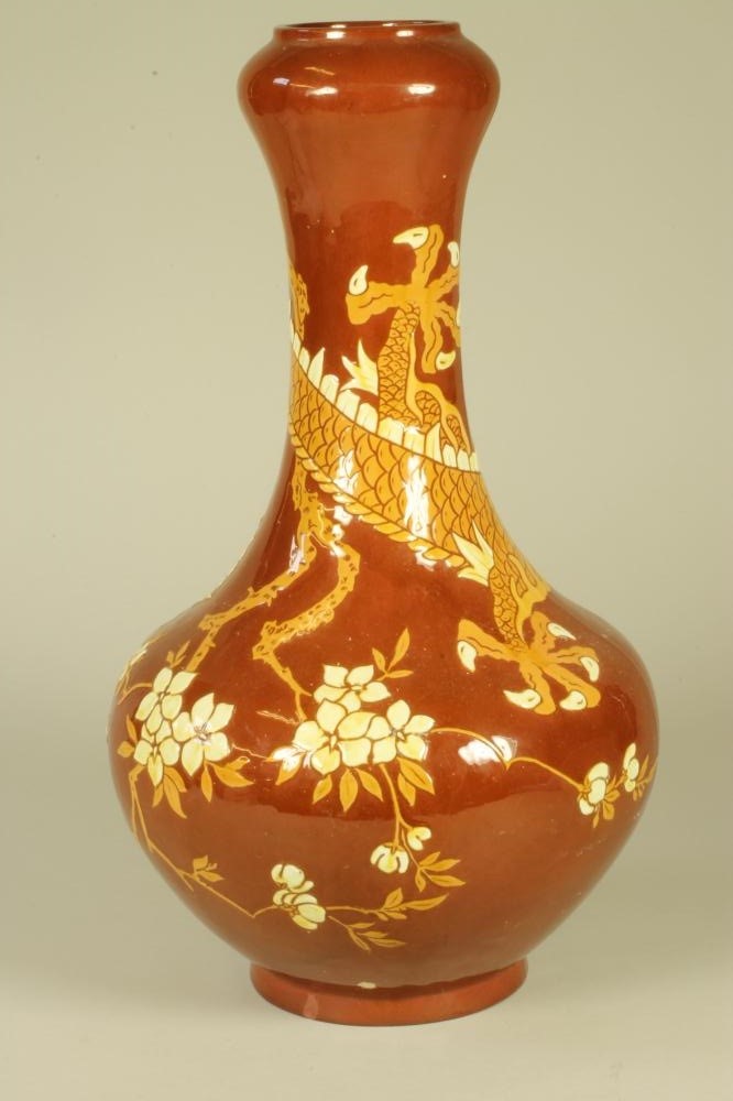 AN EARTHENWARE VASE Image