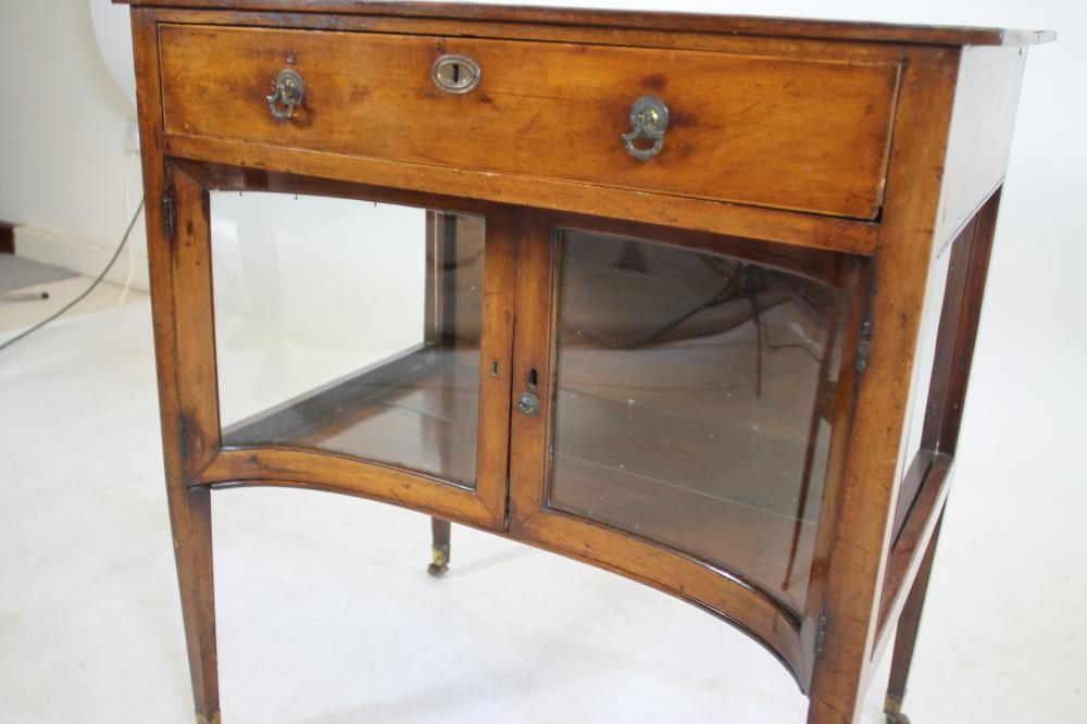 A GEORGIAN SUPPER TABLE Image