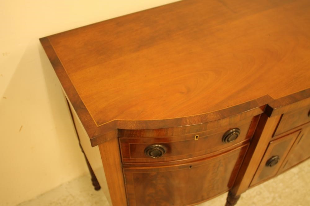 A GEORGIAN STYLE MAHOGANY SIDEBOARD Image