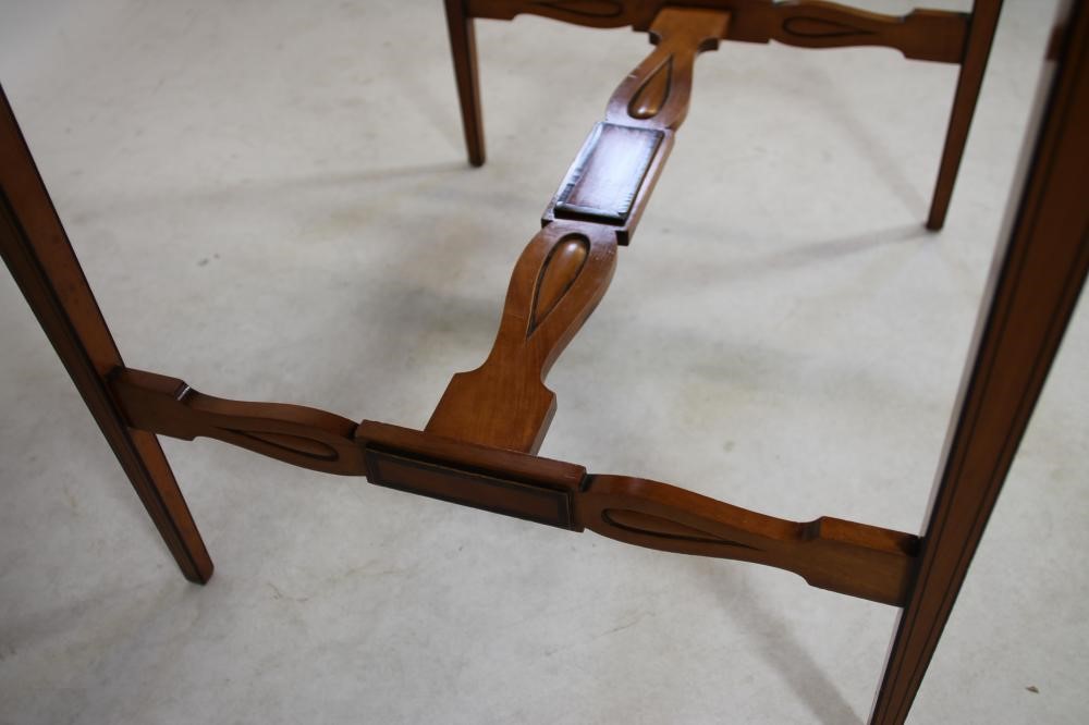 A SHERATON REVIVAL SATINWOOD TOILET TABLE Image