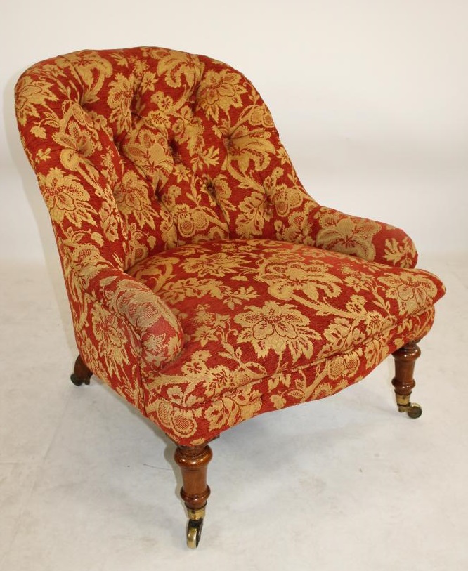 A VICTORIAN LIGHT OAK FRAMED NURSING CHAIR Image