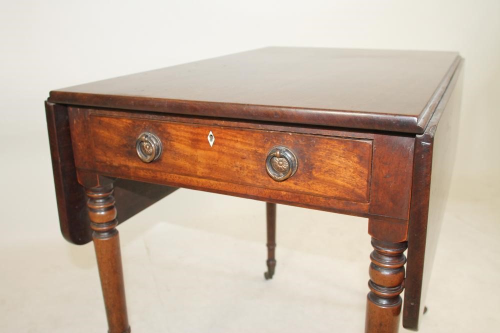A MAHOGANY PEMBROKE TABLE Image