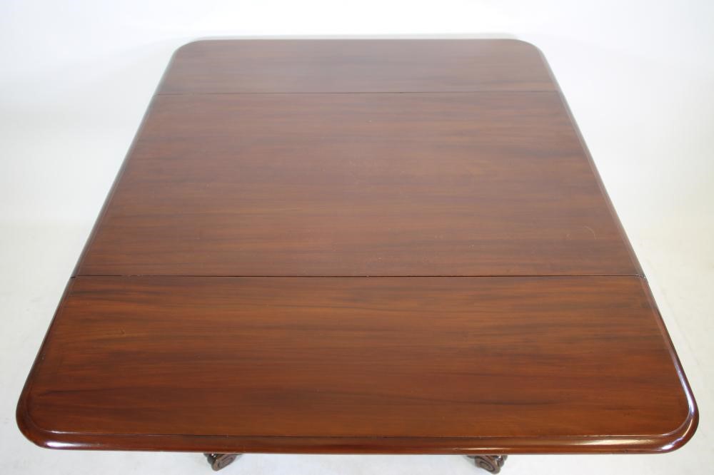 A VICTORIAN MAHOGANY PEMBROKE TABLE Image