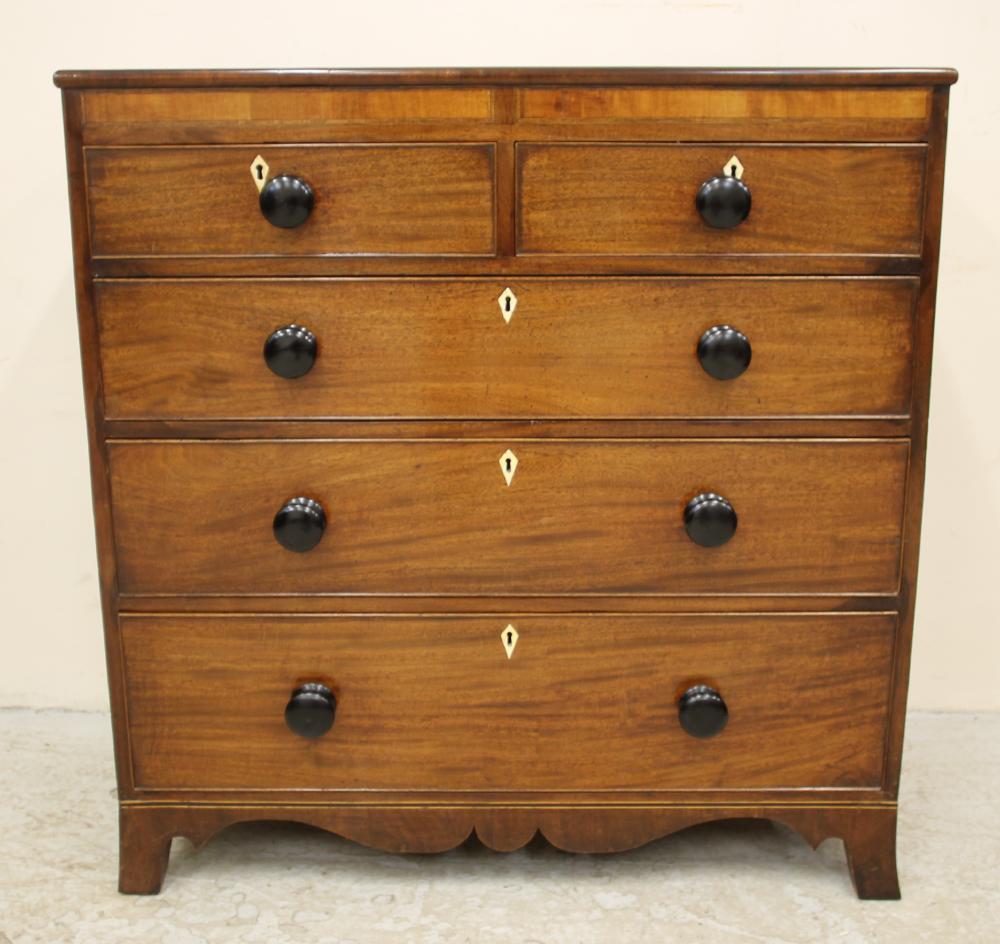 A GEORGE IV MAHOGANY CHEST Image