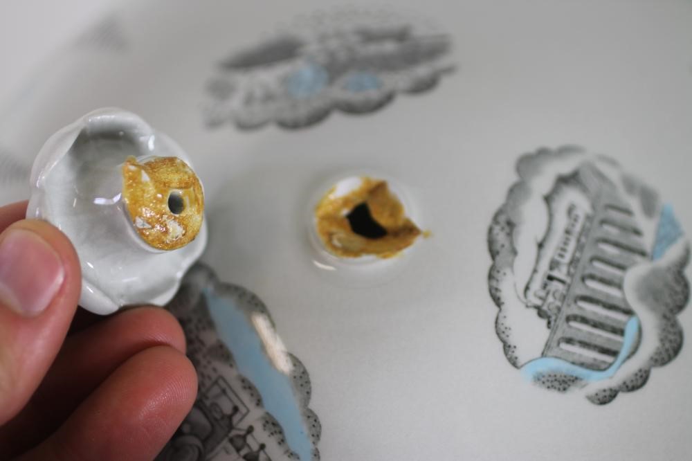 AN ERIC RAVILIOUS FOR WEDGWOOD "TRAVEL" PATTERN FINE EARTHENWARE DINNER SERVICE Image