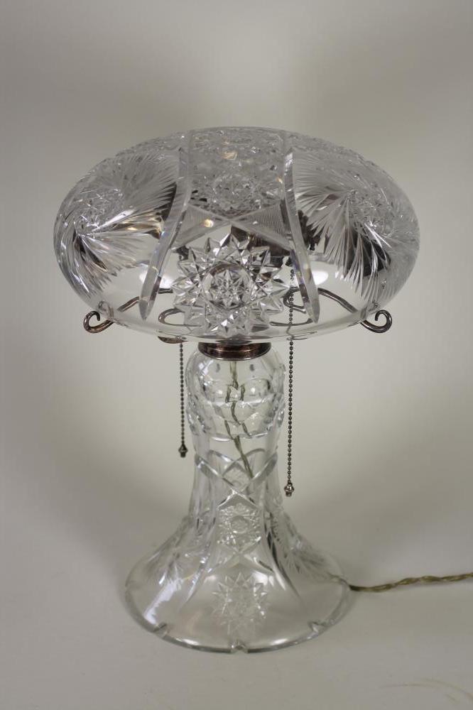 A GLASS TABLE LAMP BASE Image