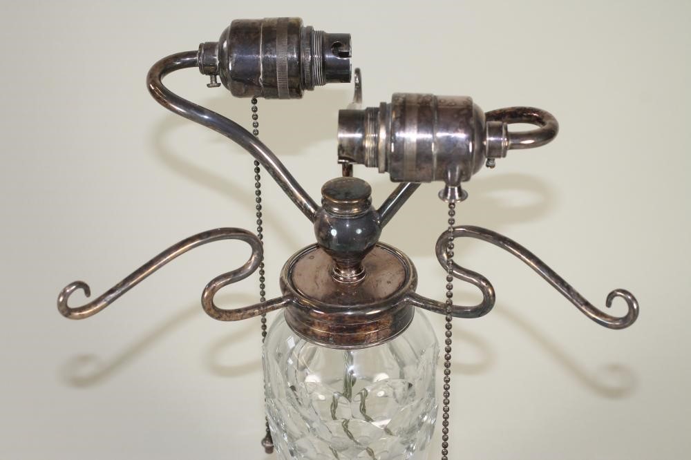 A GLASS TABLE LAMP BASE Image