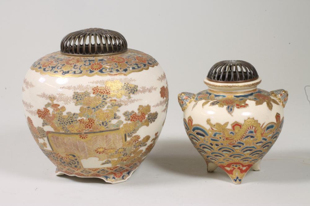 A SATSUMA EARTHENWARE POT POURRI Image