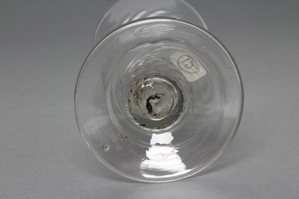 AN ALE GLASS Image