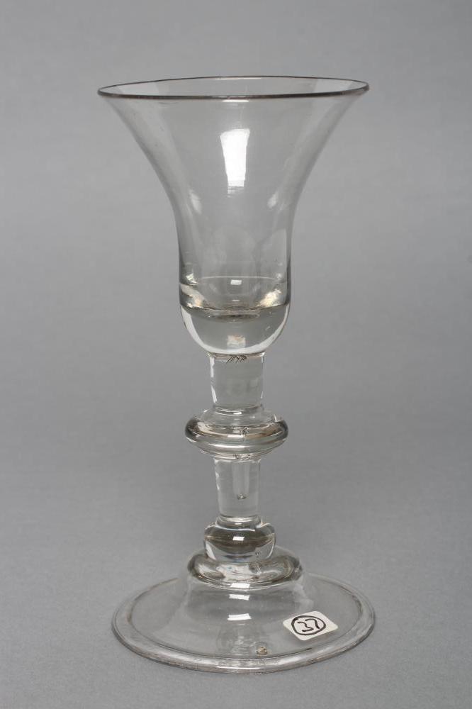 A WINE GLASS Image