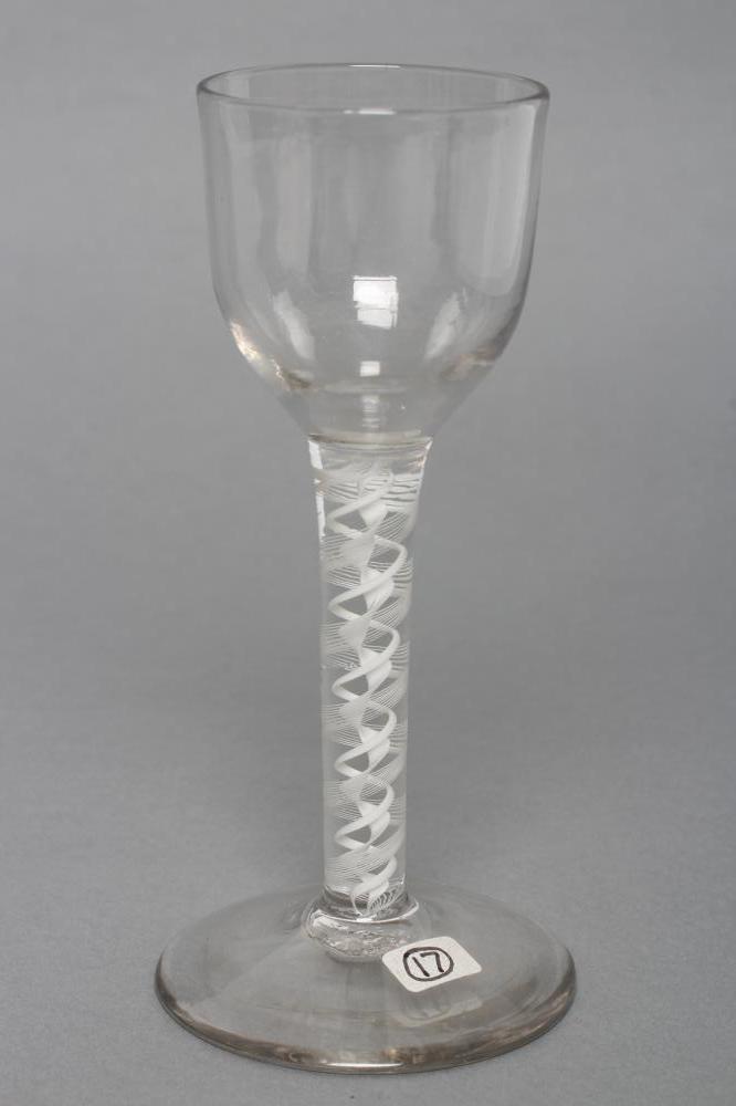 A WINE GLASS Image