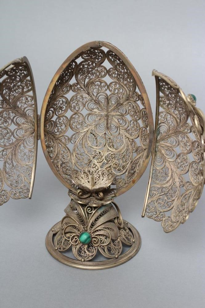 A RUSSIAN FILIGREE EGG STAND Image