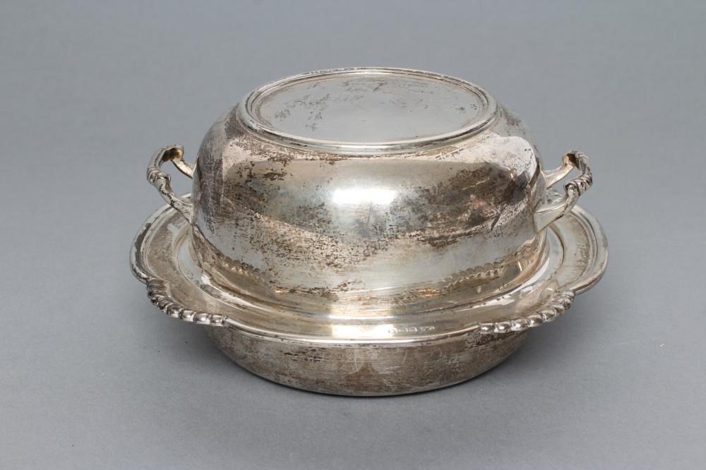 A SILVER MUFFIN DISH Image