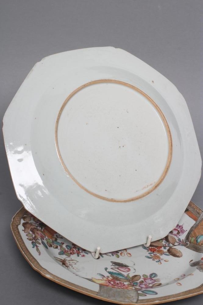 A PAIR OF CHINESE EXPORT PORCELAIN PLATES of octagonal form Image