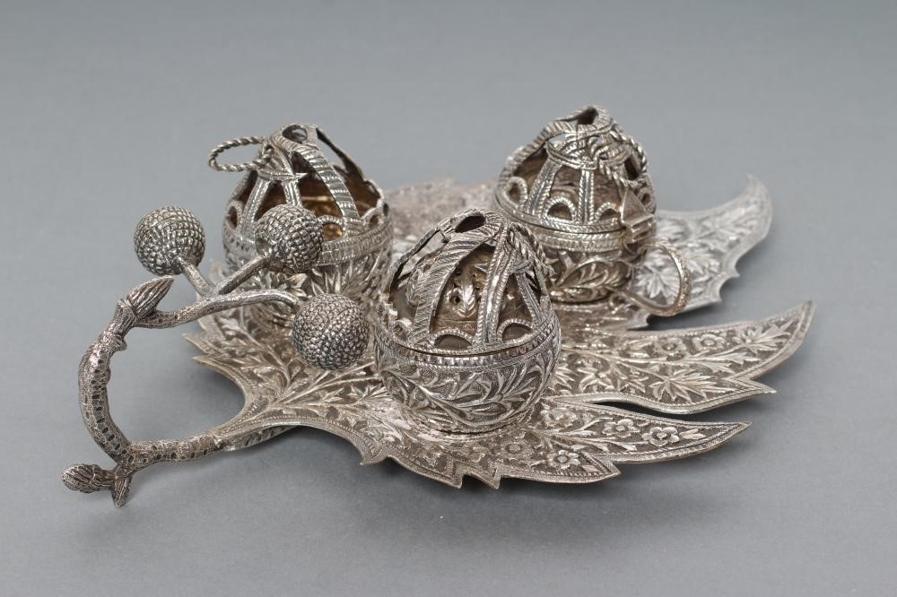 A WHITE METAL BESAMIM Image