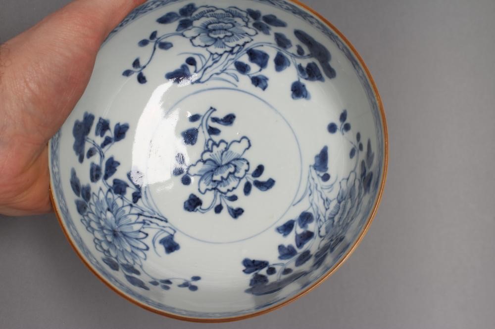 A NANKING CARGO PORCELAIN SMALL BOWL of circular form Image