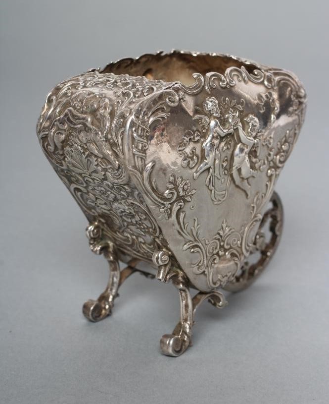 A DUTCH POSY CART Image