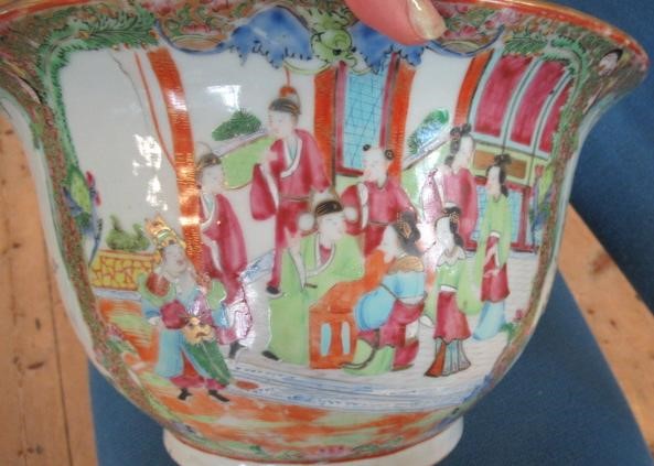 A CANTONESE PORCELAIN JARDINIERE of circular form with everted rim and drainer hole to base Image