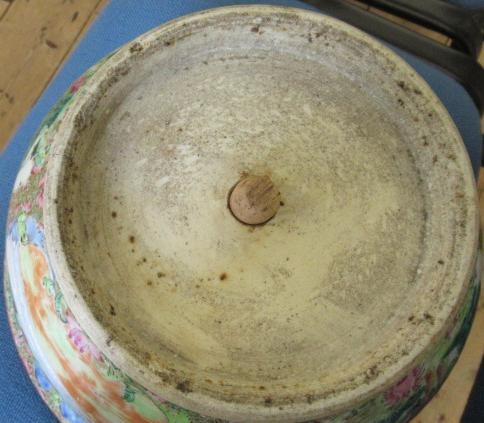 A CANTONESE PORCELAIN JARDINIERE of circular form with everted rim and drainer hole to base Image