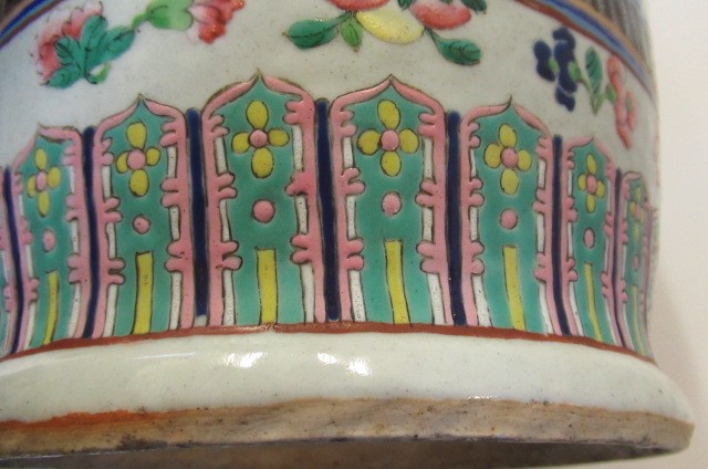 A LARGE PAIR OF CHINESE PORCELAIN ALCOVE VASES of baluster form with pierced lug handles Image