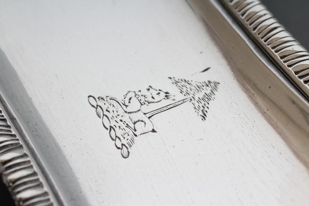 A GEORGE III SILVER SCISSOR SNUFFER'S TRAY Image