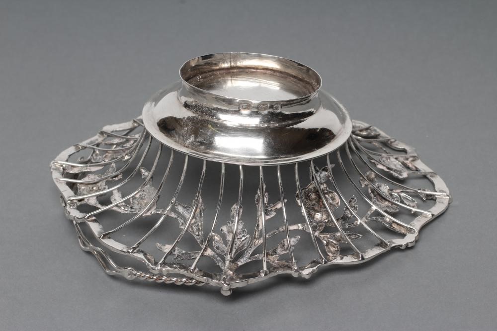 A GEORGE III SILVER WIREWORK SWEETMEAT BASKET Image