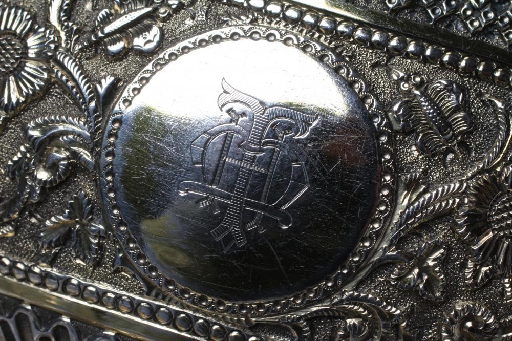 A VICTORIAN SILVER GILT SUGAR BASKET Image