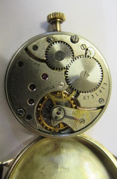 A GENTLEMAN'S 9CT GOLD OMEGA WRISTWATCH Image