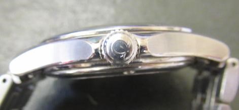 A GENTLEMAN'S OMEGA SEAMASTER WRISTWATCH Image