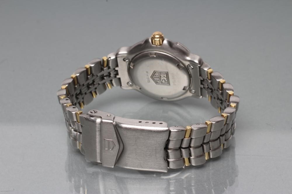A LADY'S TAG HEUER WRISTWATCH Image