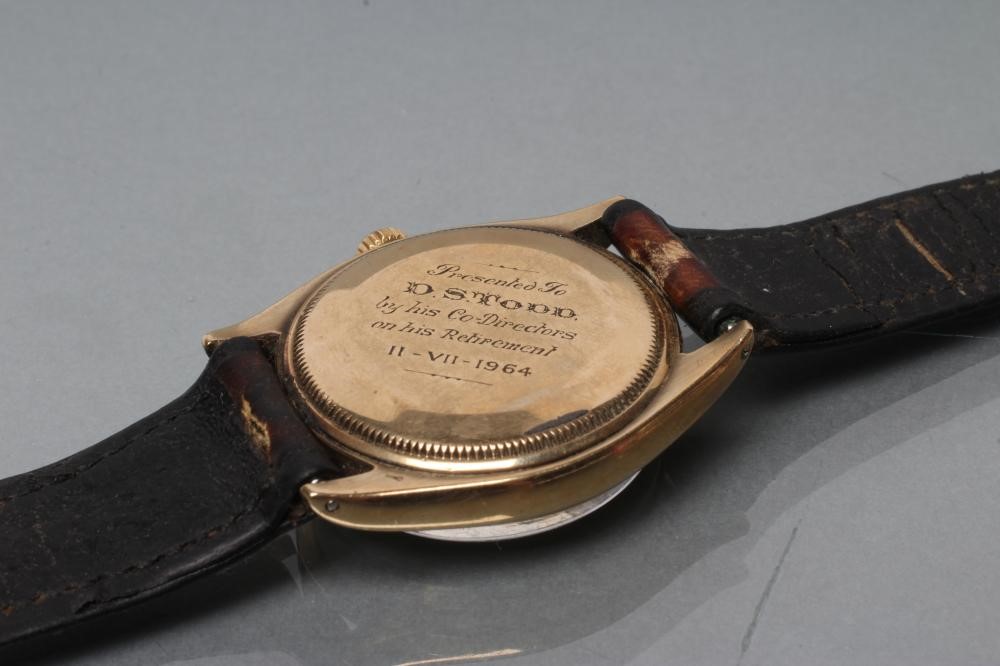 A GENTLEMAN'S 9CT GOLD ROLEX OYSTER PERPETUAL SUPERLATIVE CHRONOMETER Image