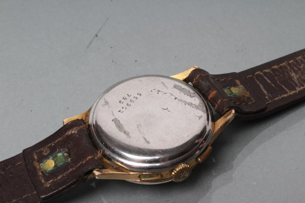 A GENTLEMAN'S BREITLING PREMIER WRISTWATCH Image