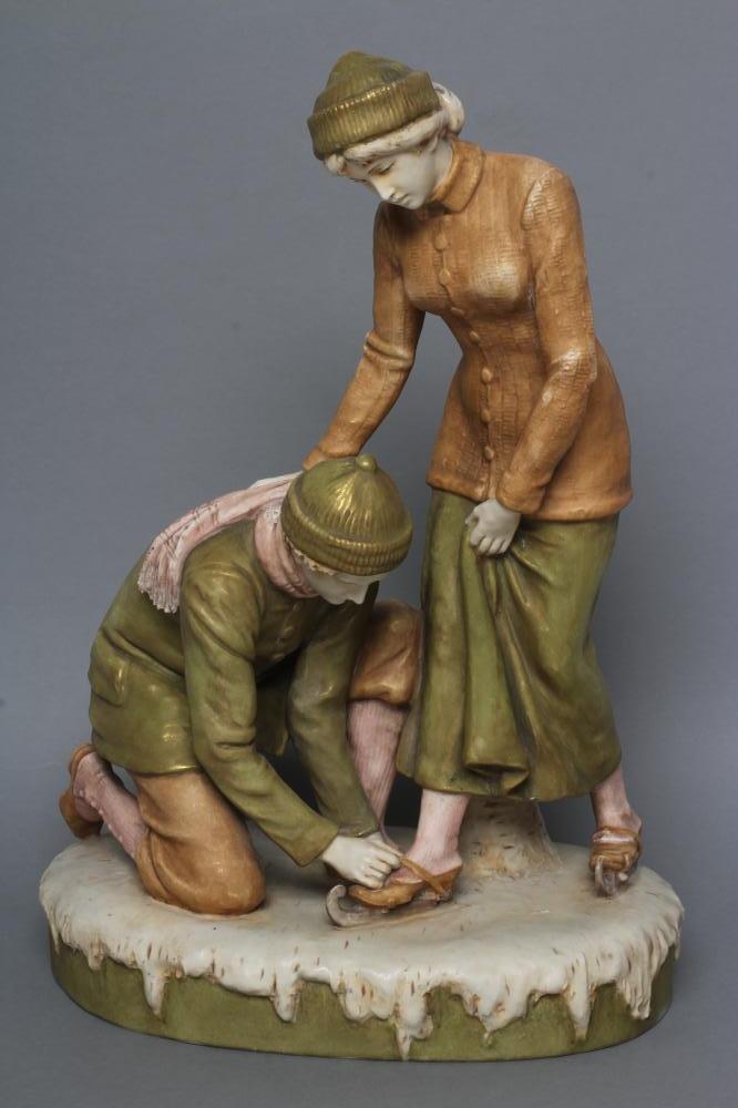 A ROYAL DUX BISQUE PORCELAIN FIGURE GROUP Image