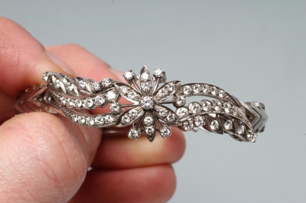 A DIAMOND BRACELET Image