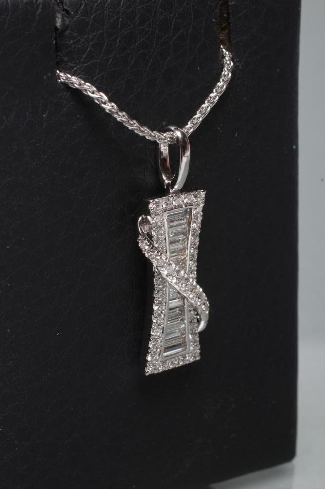 A DIAMOND PENDANT Image