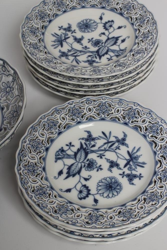 A MEISSEN PORCELAIN PART DESSERT SERVICE Image