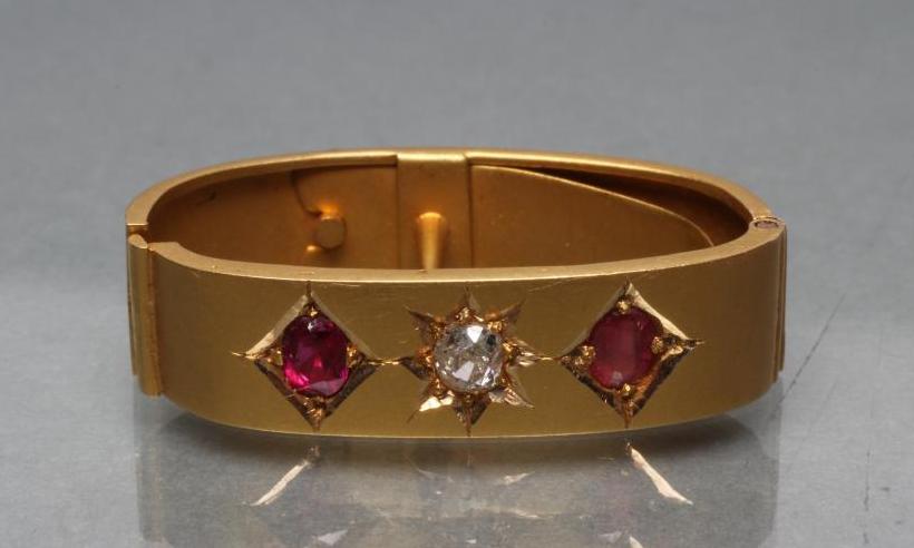 A VICTORIAN SCARF CLIP Image