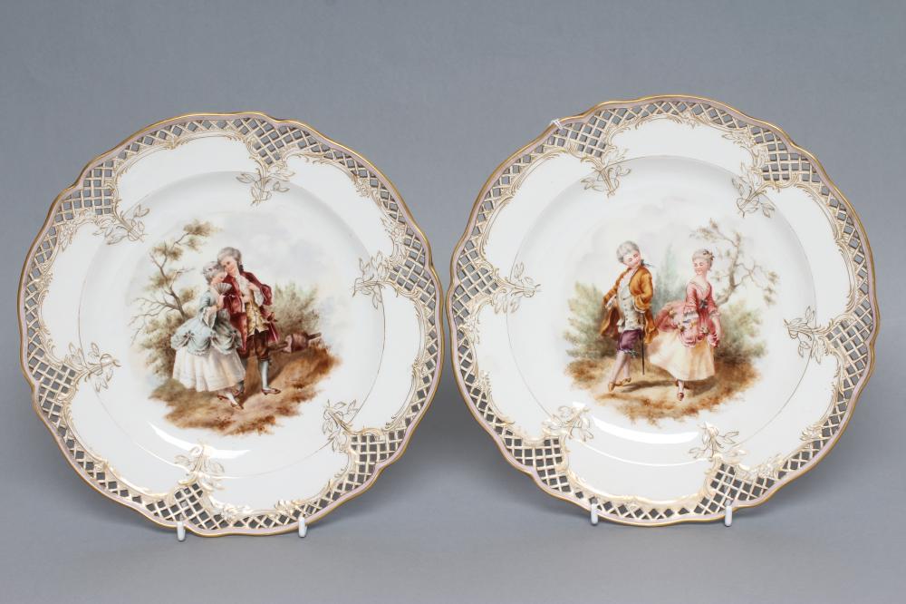 A PAIR OF KPM BERLIN PORCELAIN CABINET PLATES Image