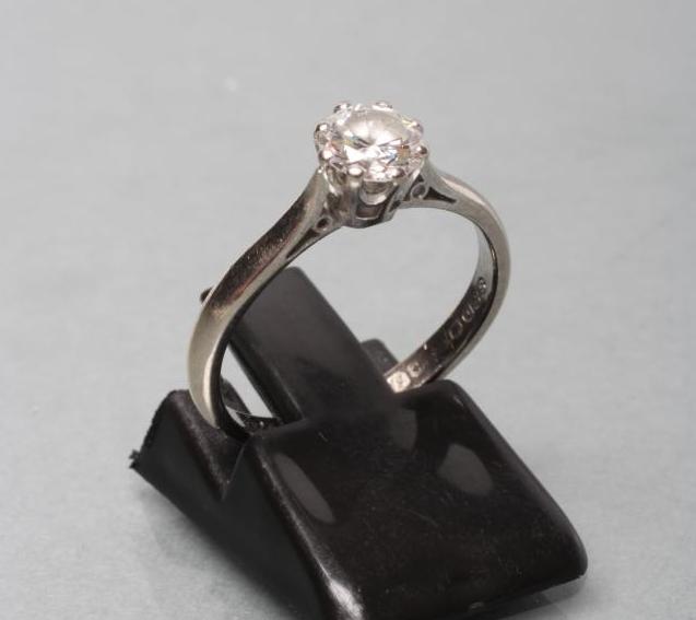 A SOLITAIRE DIAMOND RING Image