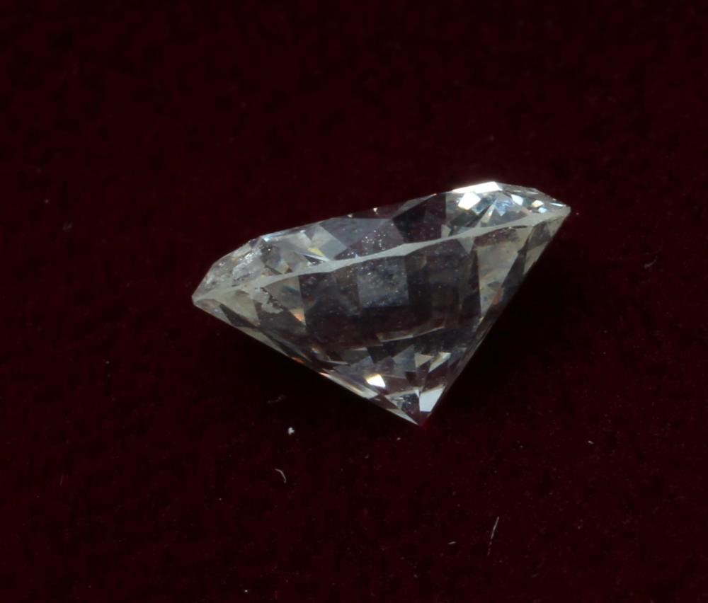 A BRILLIANT CUT DIAMOND of approximately 1.95cts Image