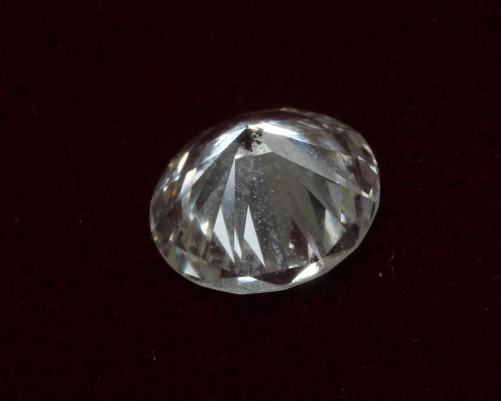 A BRILLIANT CUT DIAMOND of approximately 1.74cts Image