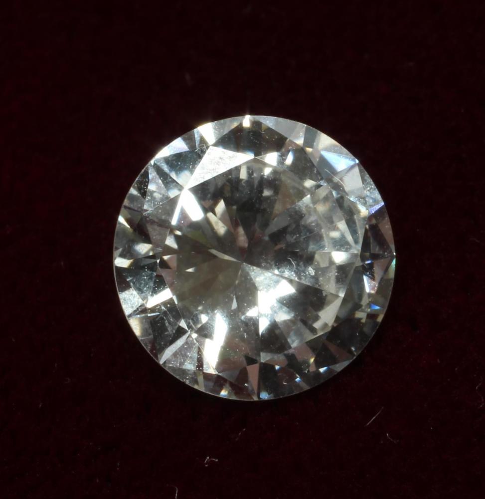 A BRILLIANT CUT DIAMOND of approximately 2.30cts Image