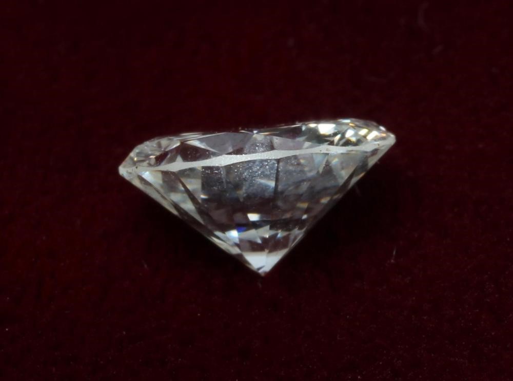 A BRILLIANT CUT DIAMOND of approximately 2.30cts Image