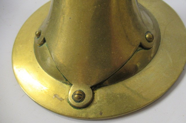 AN ARTS AND CRAFTS STYLE BRASS TABLE LAMP Image