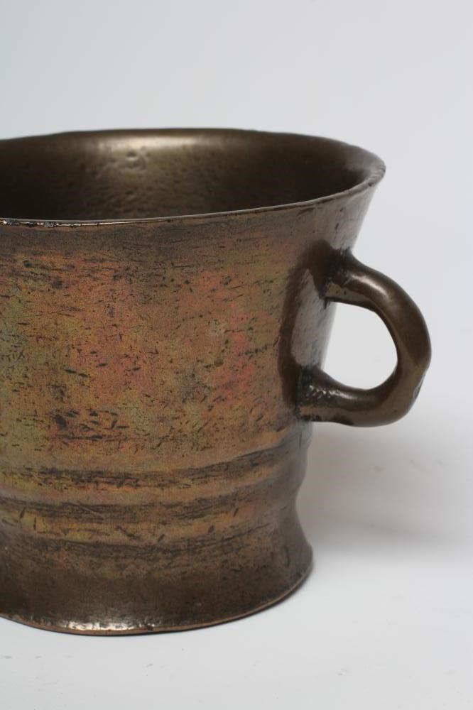 A BRONZE MORTAR Image