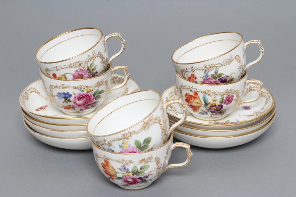 A KPM BERLIN PORCELAIN PART TEA SERVICE Image