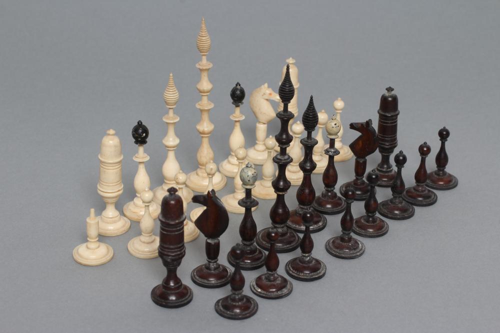 A GERMAN BONE SILENUS CHESS SET Image