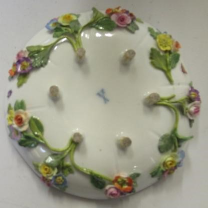 A MEISSEN PORCELAIN CABINET CUP AND SAUCER Image